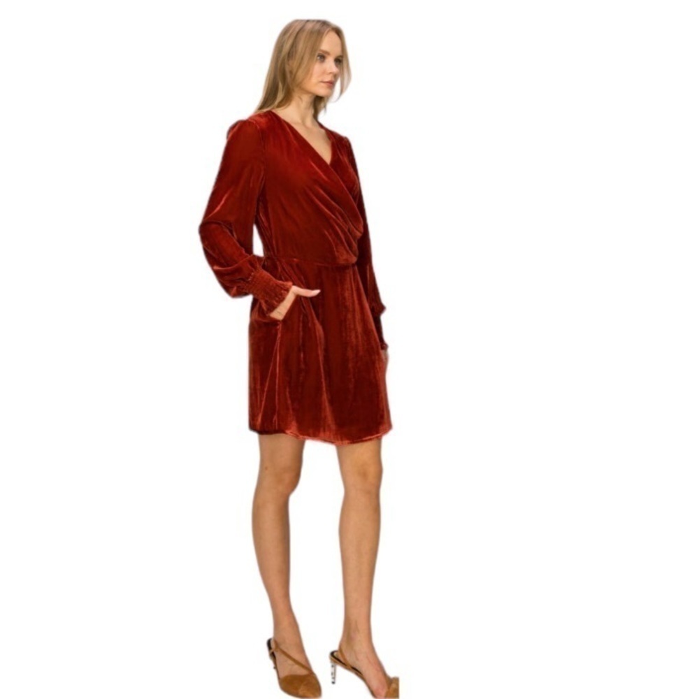 Melloday Long Sleeve Velvet Faux Wrap Dress Size‎ Medium Color Red NEW!!!